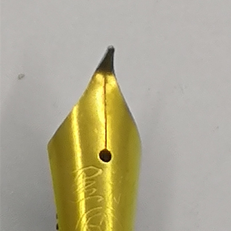 Ручка перьевая 老库存黑龙江28美工钢笔黄尖拧帽经典老钢笔1991年产品一支的价格