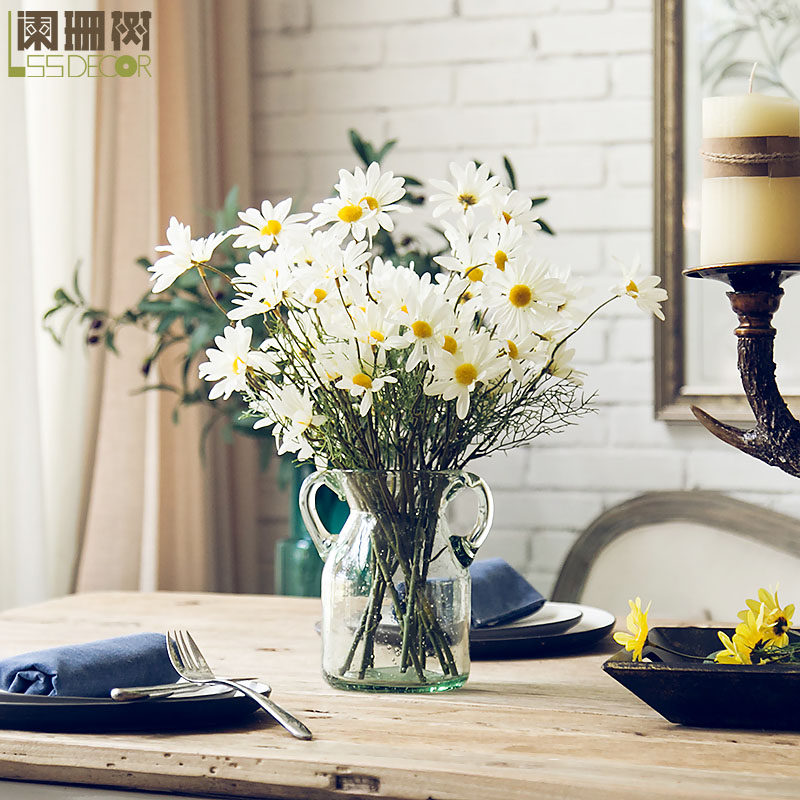 Small daisy simulation fake flower living-room decoration table swing piece silk flower glass transparent fresh dry flower suit furnishing high