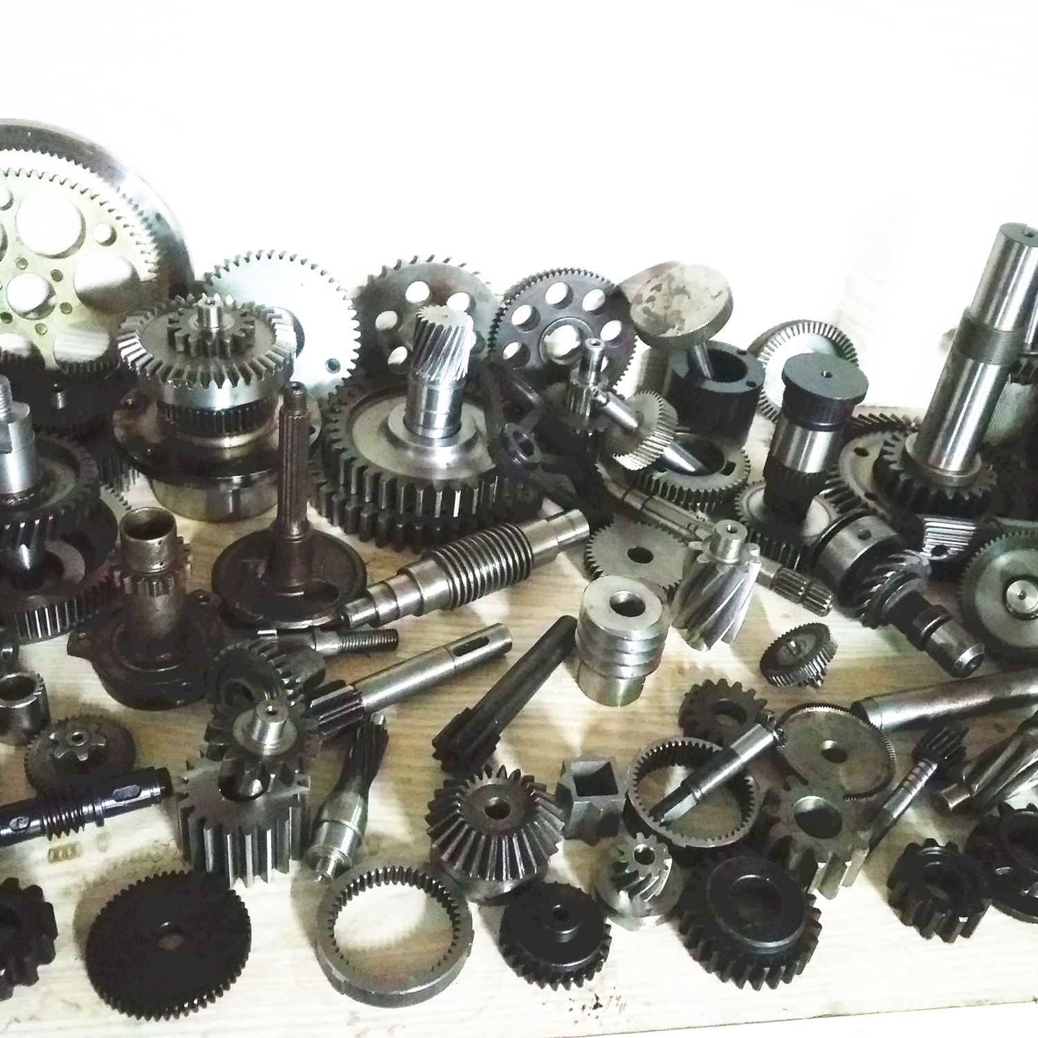 Numerical control lathe milling machine wire cutting rolling gear rack non-standard mechanical hardware parts processing and making reservation