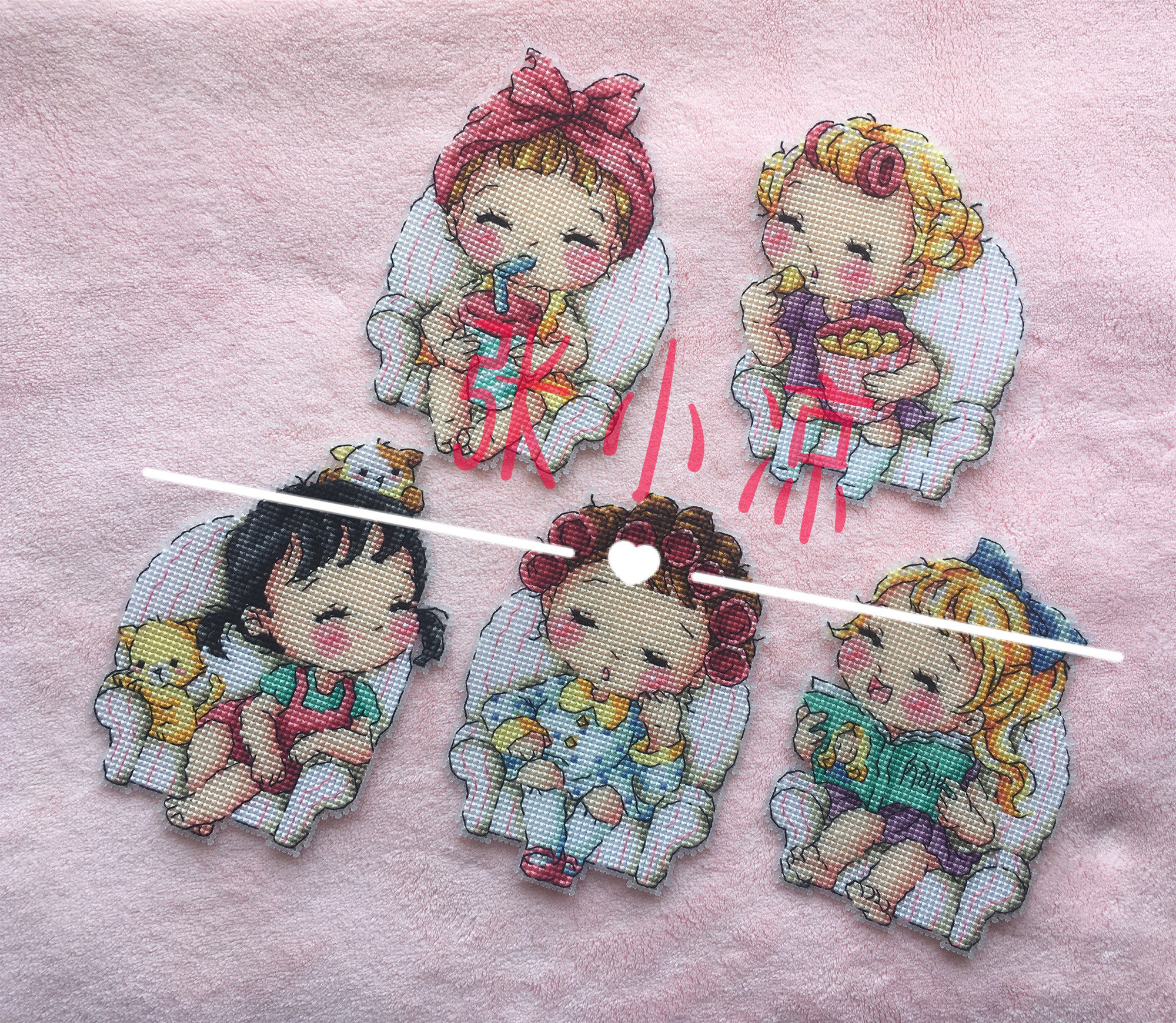 (Zhang Xiaoliang) Cross stitch DMC R line self-supporting parts plastic plate refrigerator stickers little girlfriends