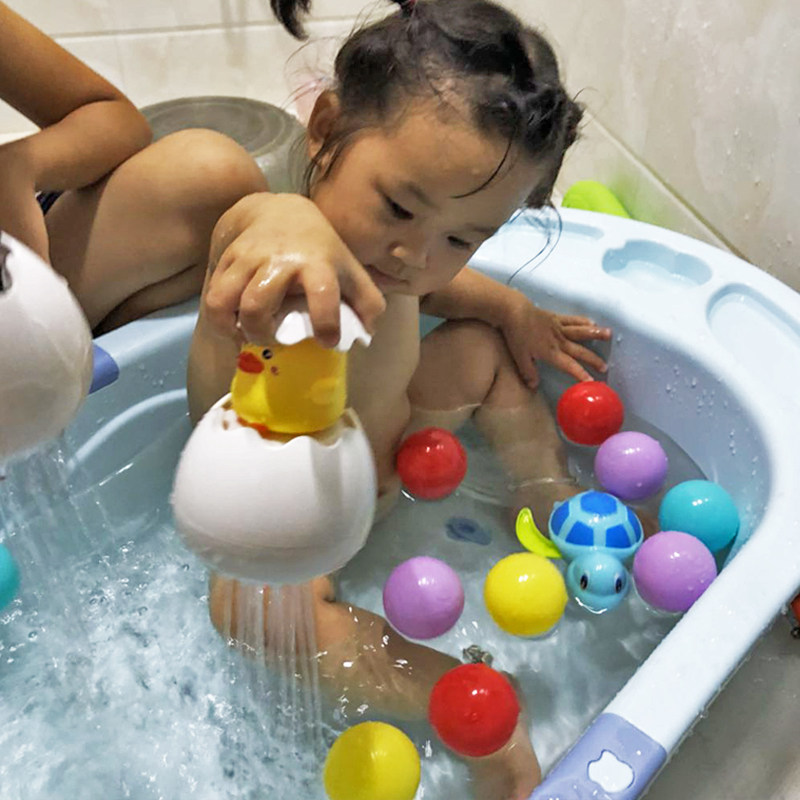 Shivering with the same child bathing toy Baby drama Eggshell Little Yellow Duck Rain Clouds Bathroom Shower Spray Gun