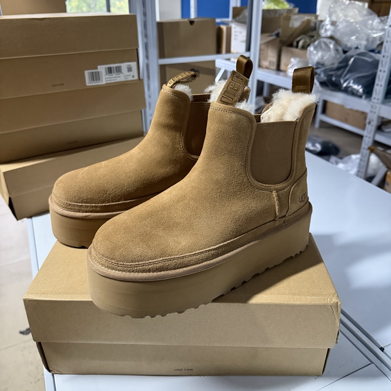Ugg Official Store Genuine Autumn Casual Comfortable Thick-Soled Snow Boots Chimney Fashion Chelsea Short Boots 1134526