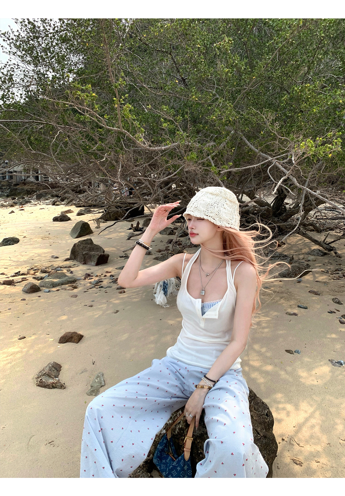 Топы/майки thas9i九亿 麻豆公式 天丝白色小吊带背心女夏日海边百搭针织上衣