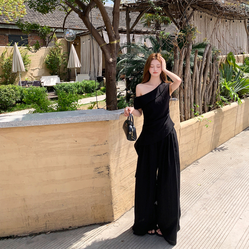 Designed Asymmetrical Shoulder Top Set for Women, 2026 Summer New Style, Wide-Leg Pants, Black Off-Shoulder Slimming Two-Piece Set