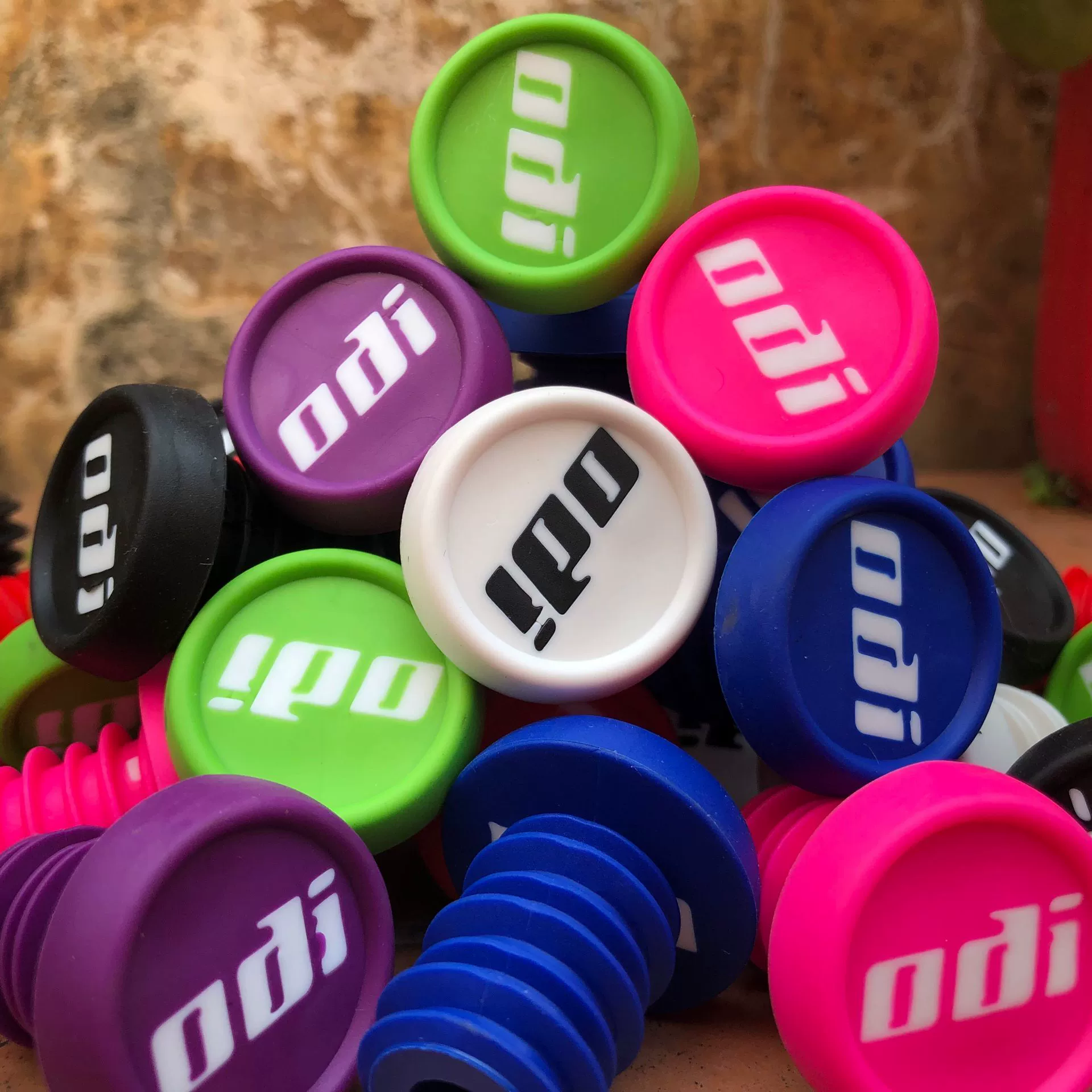 Hoa Kỳ ODI cắm xe đạp leo núi trượt cân bằng tay cầm cắm BMX DH FR off-road tay lái cắm màu đầu - Smart Scooter