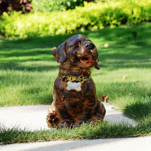 Сад - старая милая щенка бесплатная доставка золотисто -волос собачья смола орнамент ресторан цветочный магазин вилла