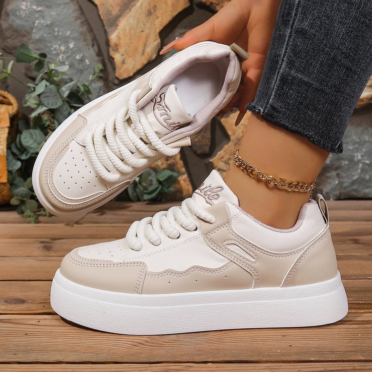 2025 Autumn Niche Bread Shoes for Women, New Casual White Shoes for Autumn, Export Large Size Thick-Soled Low-Top Trendy Sneakers