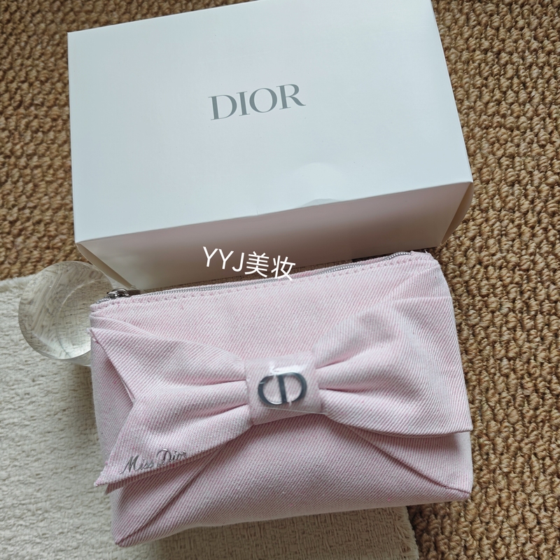 In Stock: Dior New Qixi Limited Edition Pink Bow Makeup Storage Bag, Approximately 17*10*7cm