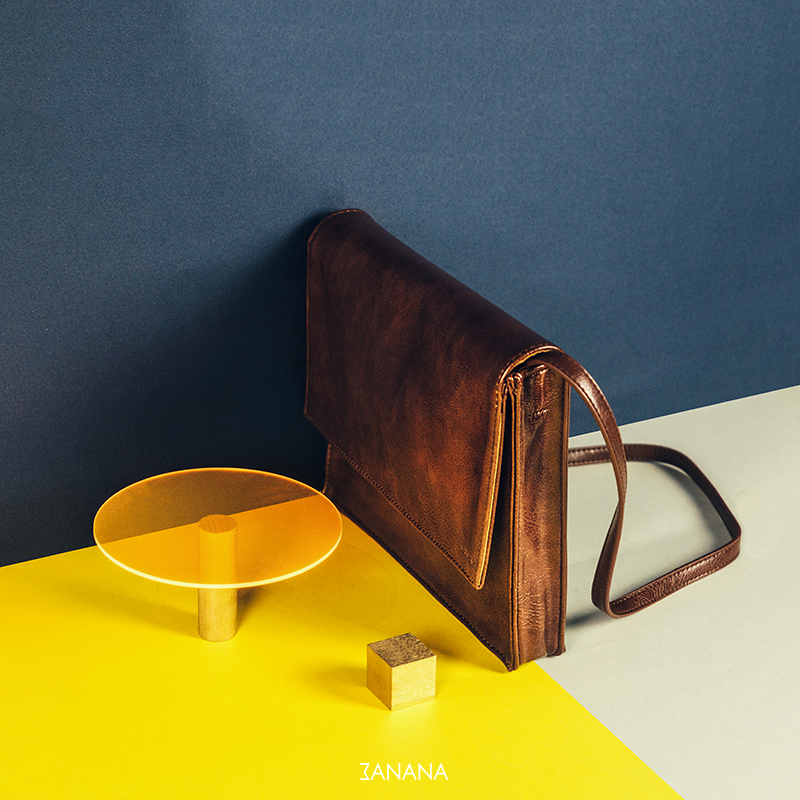 Three bananas : new original design of small square bag college wind slant bag bag simple retro hand to take organ female bag