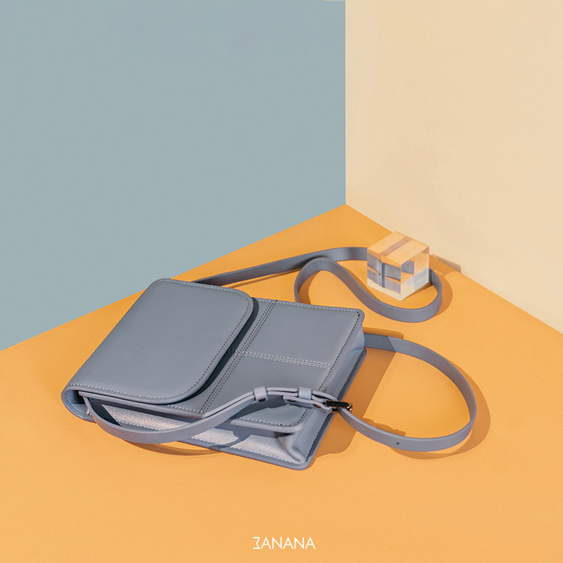 Three Banana Original Design Extremely Minimalist Retro Diagonal Satchel Bag Casual Single Shoulder Envelope Bull Leather Bag