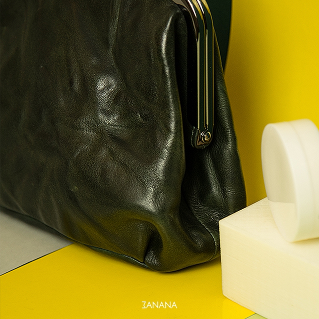 ກ້ວຍສາມອັນອອກແບບເປັນເອກະລາດ Minimalist Crossbody Texture Gold Handbag Wrinkled Vegetable Tanned Leather Bag