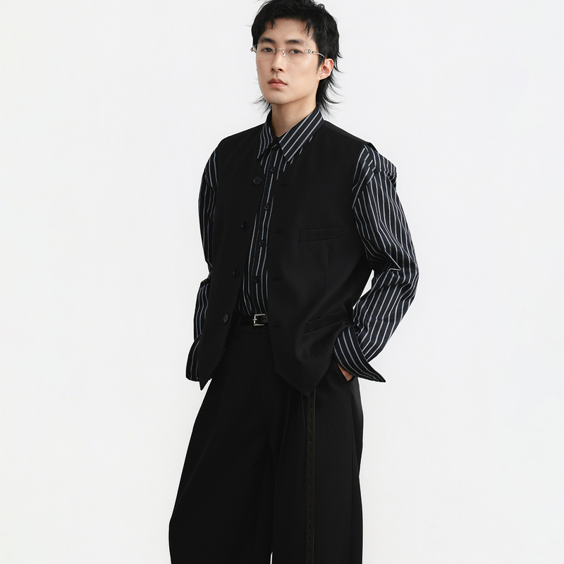 Miki Gongbai Simple Commuter Style Suit Vest for Men with a High-End Feel, Waist-Cinching Design, Exquisite Vest Jacket, Trendy