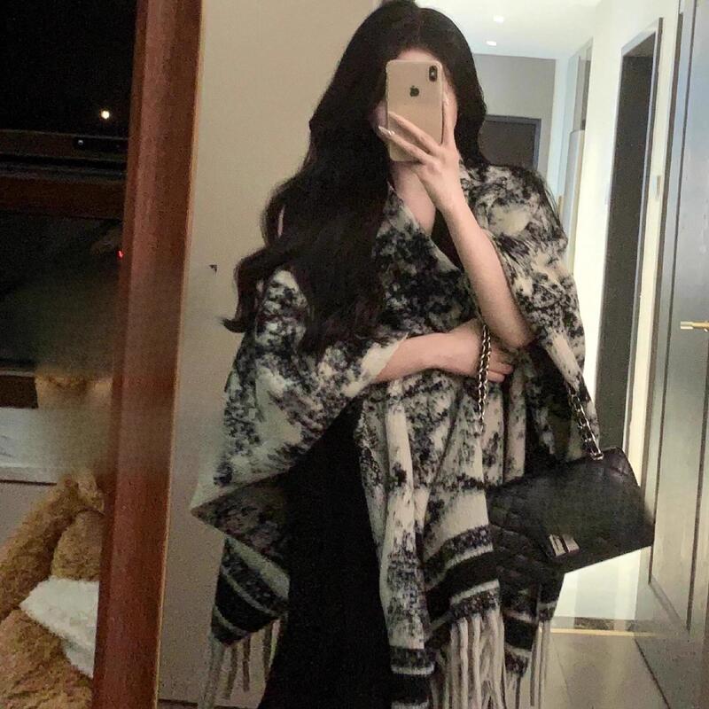 New Tassel Cape Shawl Coat for Women, Spring and Autumn, European and American Style, Slimming, Versatile, Houndstooth Pattern, Mid-Length Knit Cape New Tassel Cape Shawl Coat for Women, Spring and Autumn, European and American Style, Slimming, Versatile, Houndstooth Pattern, Mid-Length Knit Cape