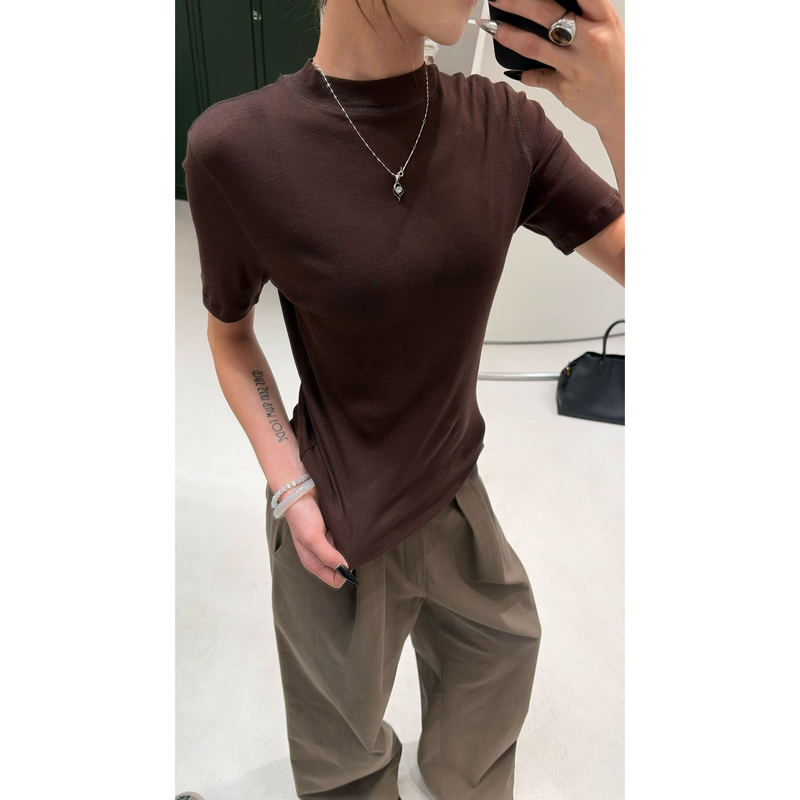 European Station 2026 Spring/Summer New Women's Clothing WWW.G+COM European-Style Slim-Fit, Simple Short-Sleeve T-Shirt. European Station 2026 Spring/Summer New Women's Clothing WWW.G+COM European-Style Slim-Fit, Simple Short-Sleeve T-Shirt.