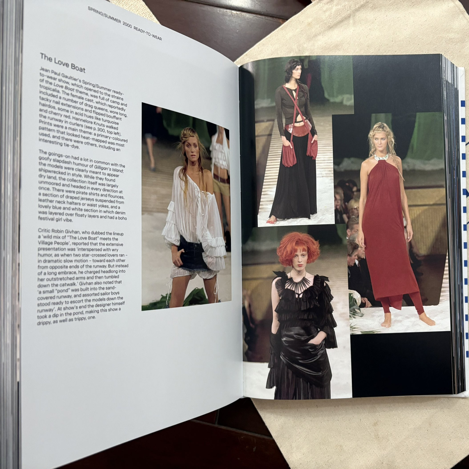 Jean Paul Gaultier Catwalk全书珍藏：时装界的视觉盛宴