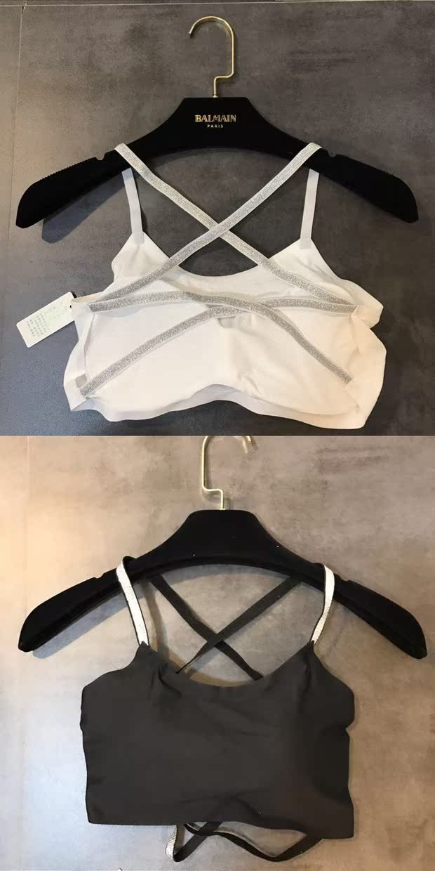 Màu đỏ với lụa sáng trở lại chéo đẹp trở lại một miếng đệm ngực có thể tháo rời gợi cảm người phụ nữ nhỏ nhắn hoang dã quấn ngực áo bra 3 dây