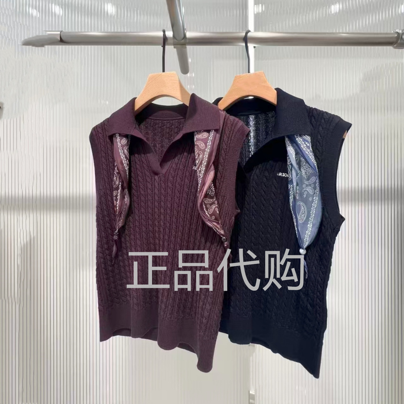 Domestic Regulations for 2026 Summer and Autumn: New Polo Collar Sleeveless Knit Sweater for Women, Slim Fit Silk Scarf Collar Cable Knit Sweater Top Domestic Regulations for 2026 Summer and Autumn: New Polo Collar Sleeveless Knit Sweater for Women, Slim Fit Silk Scarf Collar Cable Knit Sweater Top