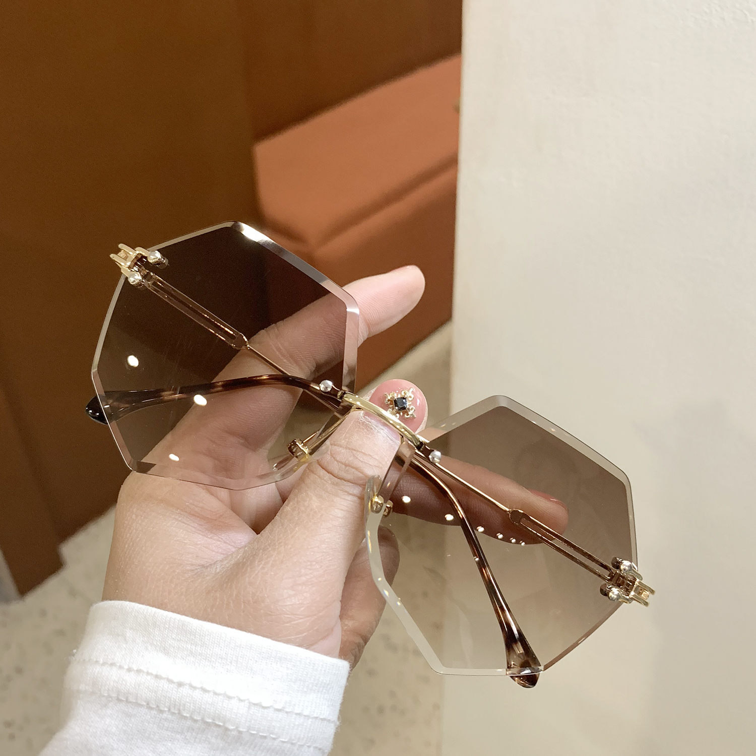 Frameless net red round face glasses fashion ins sunglasses women 2020 new tide UV sunglasses women