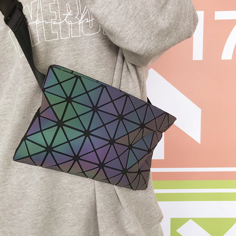 STAYLIFEMAN Korea ins Super Fire Laser Luminous Diamond Grid Street Chameleon Envelope Shoulder Bag Tide
