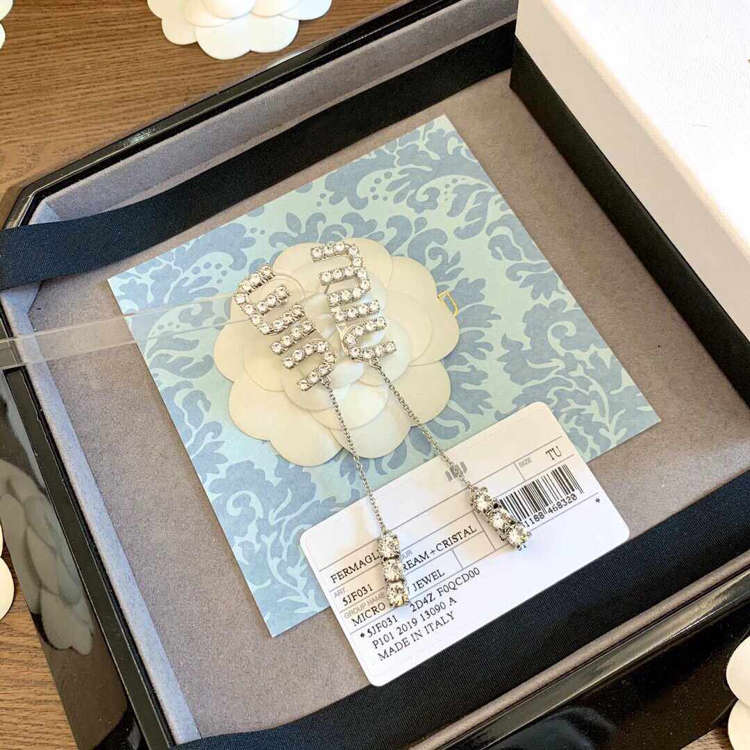 Miu's new full diamond large letter earrings hanging three diamond long earrings fashion earrings temperament ear clips without ear holes female