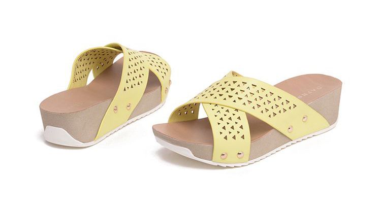 Daphne Daphne mùa hè mới rỗng thoáng khí cao gót nêm dép giản dị dép đi biển dép crocs nhất