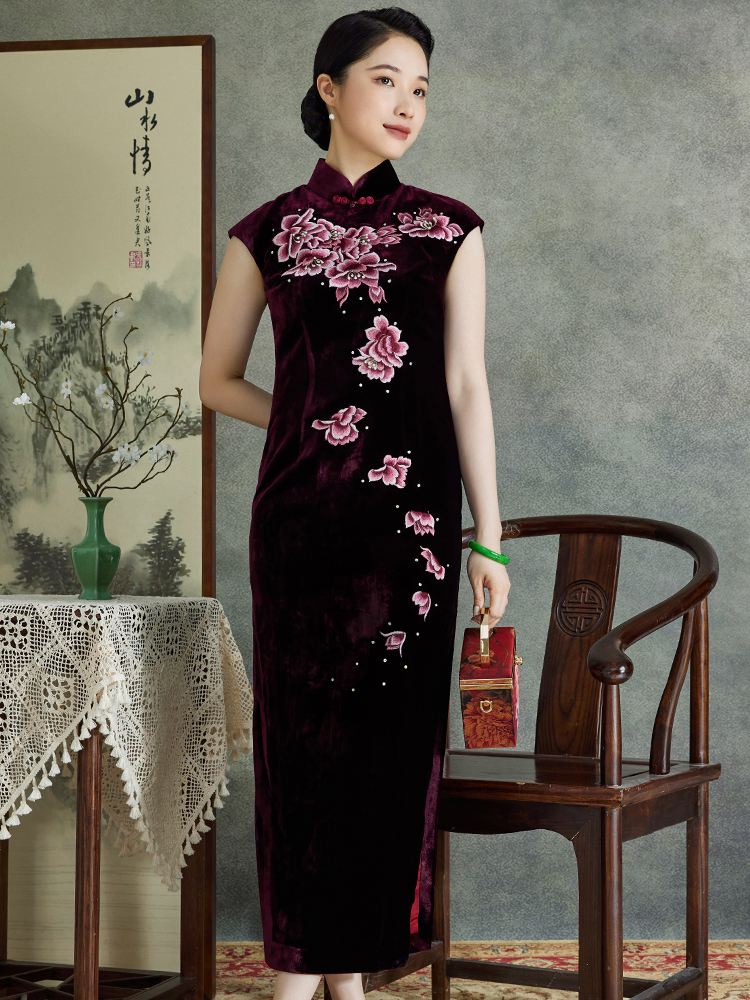 Xi Yue 2021 spring and summer new silk velvet beaded embroidery long Cheongsam wedding banquet dress mother dress