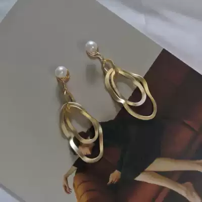Focus on earring without ear hole ~ design sense earring temperament retro matte gold geometric simple cold wind mosquito coil ear clip