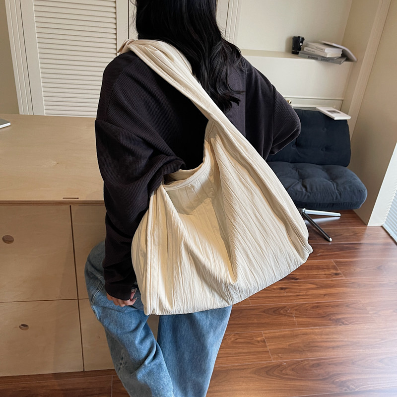 6.9 Huaxijia New Arrival Summer Relaxed Tote Bag For Women 2025 Large Capacity Shoulder Crossbody Trendy Bag - Thumbnail 3