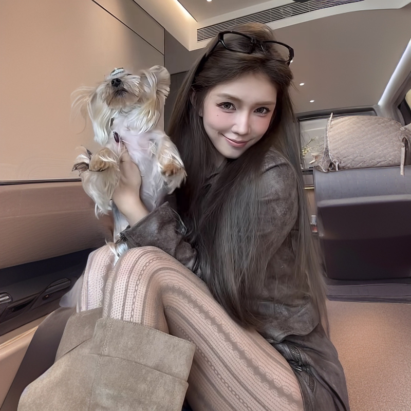 Blogger's Same Style American Retro Coffee-Colored Stockings with Diamond-Shaped Mesh Fishnet Stockings, Twist Vertical Stripes Pantyhose Paired with Boots