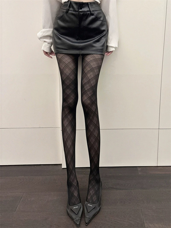 Rhombus-Patterned Black Stockings, Internet-Famous Sexy Striped Pantyhose, Lace Jacquard Rhombus-Patterned Leggings, Spring, Autumn, and Winter Black Stockings