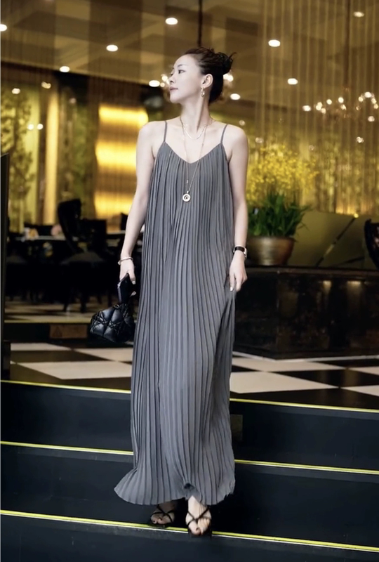 European Style New Vertical Pleated Strap Long Dress for Women, Summer 2026, High-End French Niche Sleeveless Pleated Dress European Style New Vertical Pleated Strap Long Dress for Women, Summer 2026, High-End French Niche Sleeveless Pleated Dress