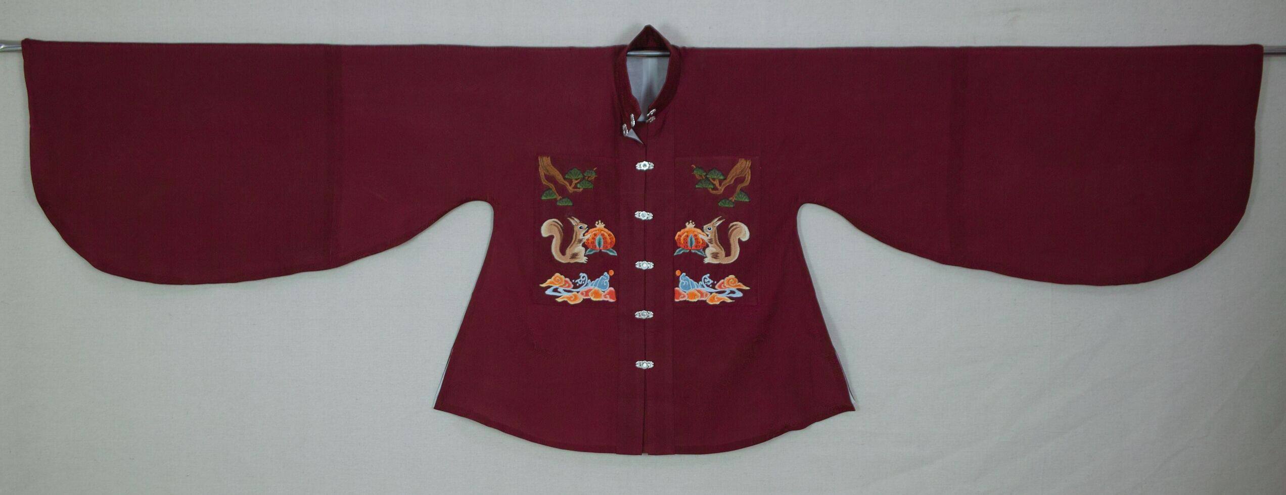 (Painted) Gengzi Rat Years Genuine Silk Hand-Push Embroidered Squirrel Pomegranate Tonic for the Ming-made Han clothes Jedi Appreciation