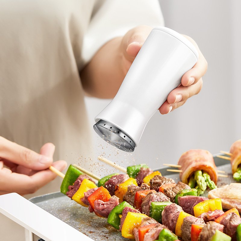 Japanese-style LISSA barbecue sprinkling bottle household barbecue cumin pepper salt pepper powder sprinkler seasoning can salt can