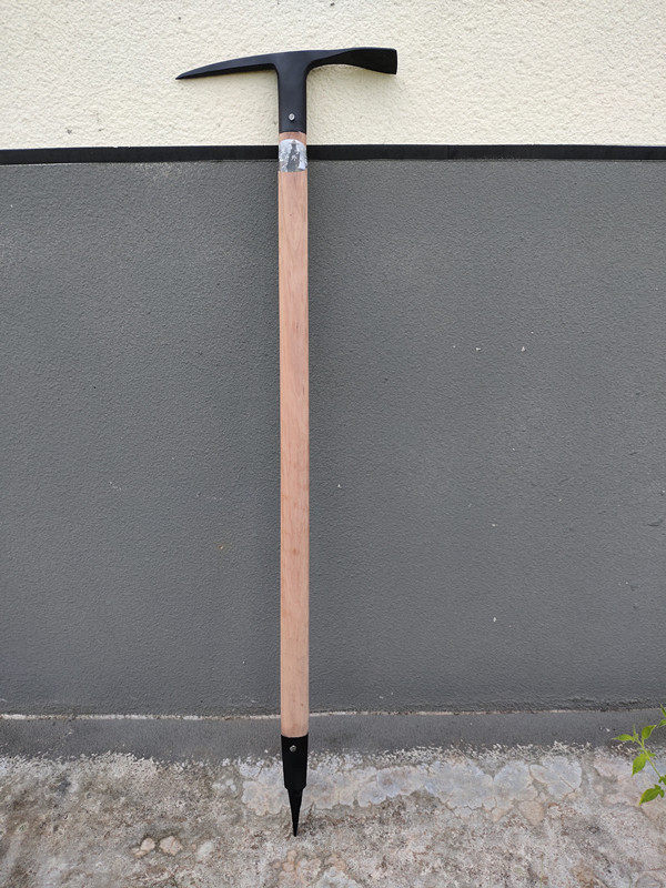 Outdoor donkey mountaineering pick Professional mountaineering stick Snow mountaineering pick Mountain division Ice pick Hiking mountain climbing adventure Self-defense