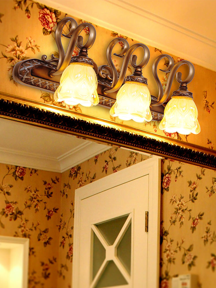 European classic mirror headlight LED classic powder room bathroom mirror cabinet light American retro personalized makeup light