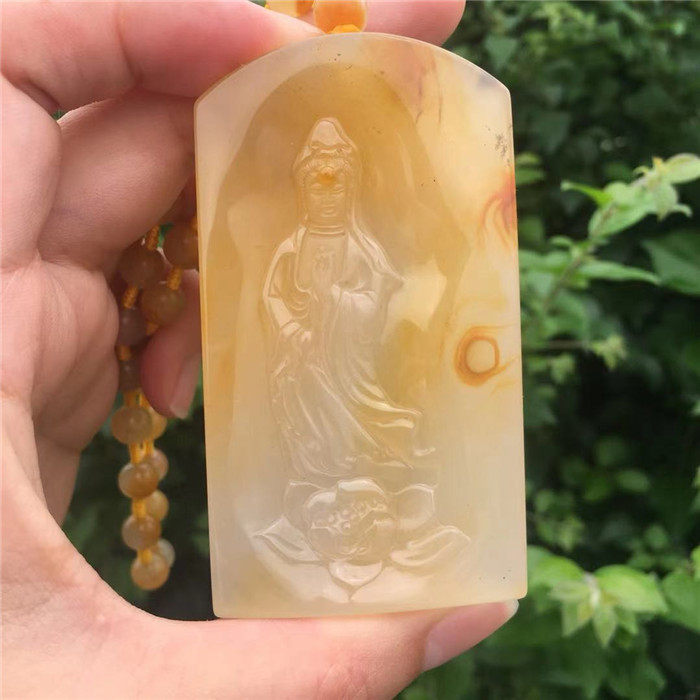 Natural jade yellow dragon jade A goods l pretty color Guanyin brand pendant pendant exquisite men's neck jade