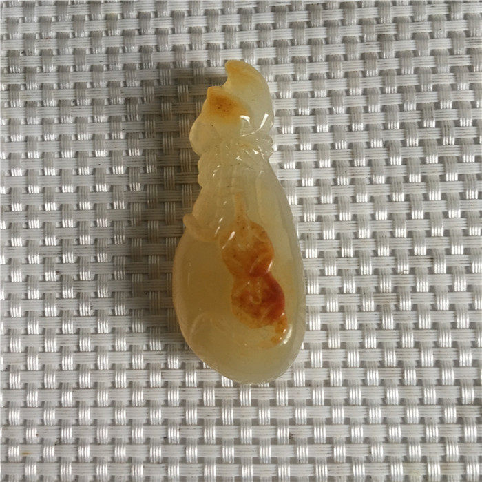 Natural jade yellow dragon jade A goods playful money bag (generation rich) pendant pendant small handlebar piece