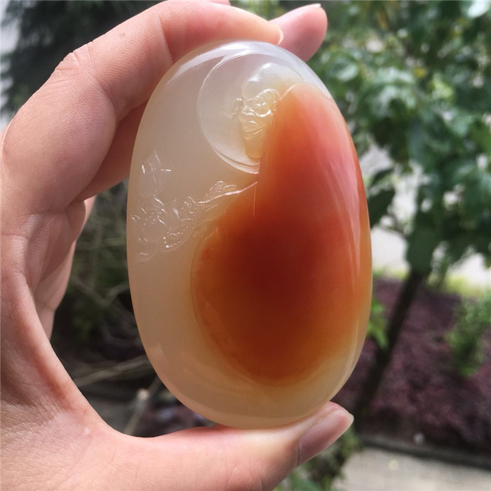 Natural A goods yellow dragon jade hand play pieces pretty color clever carving Old man net lotus master works Men and women hand handle pieces hand ornaments