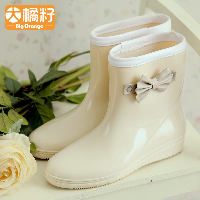 Simple women's rain boots rain boots water shoes overshoes women's fashion models waterproof non-slip women's Korean cute mid-tube