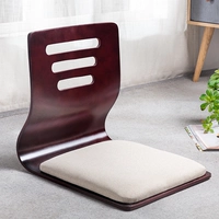 Черный грецкий орех с тремя неглубь