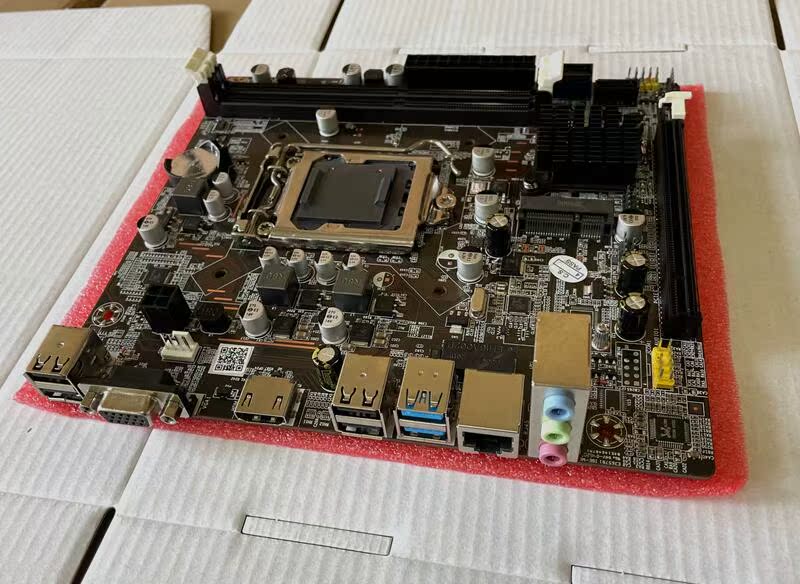 New mainboard B75 motherboard B75-1155 pin computer motherboard supports E3 I3 I5 I7 with SATA3 0