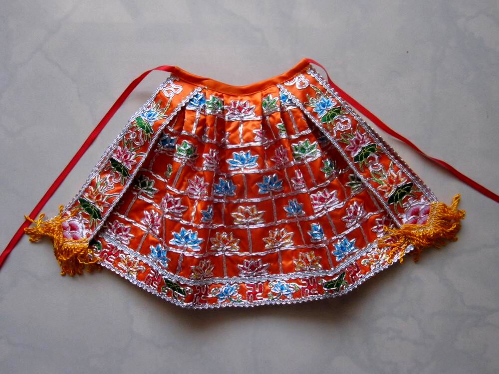 Upscale Buddha's clothes handmade by hand in the style of the king The king of the castucashiers The Buddhist monk, the Buddhist monk, the bodhisattva, the bodhisattva 24cm