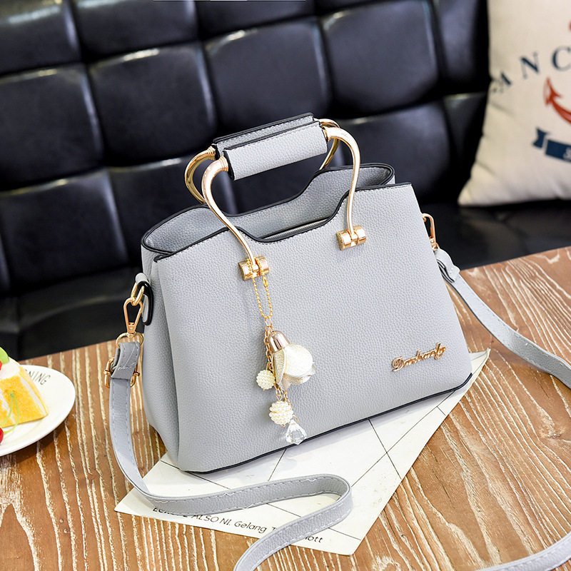 Shanghai Qingpu District warehouse spot customer for clearance outlet discount official website foreign style pet messenger bag female