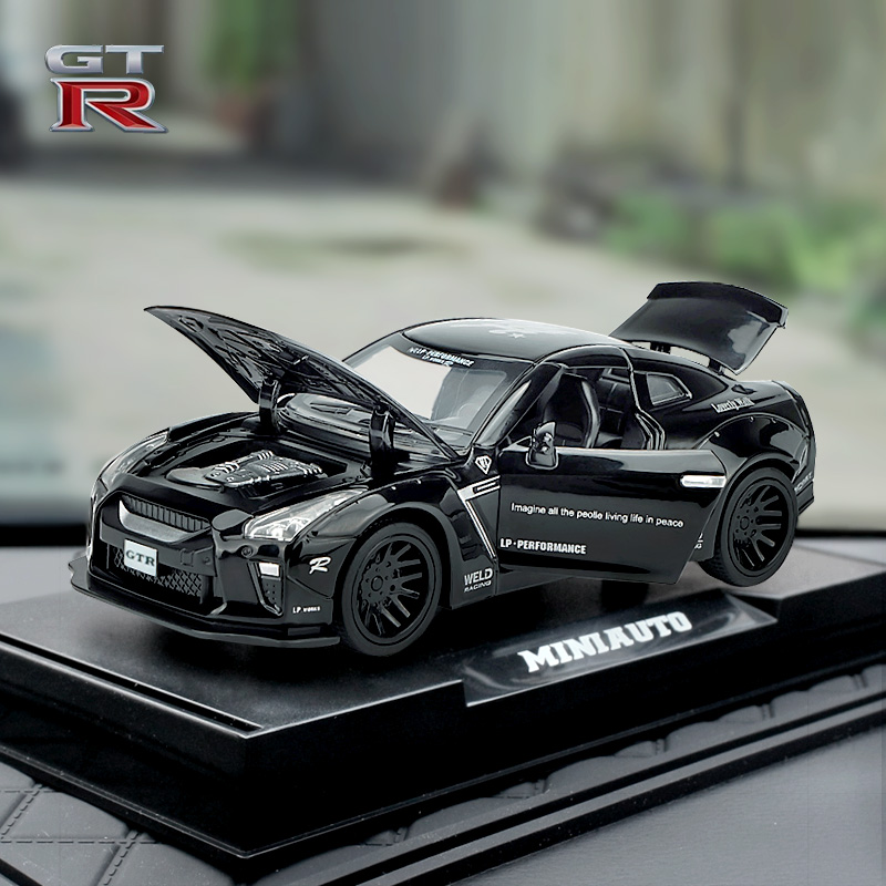Nissan GTR sports car swing piece emulation alloy car model on-board interior decoration supplies creative upscale male