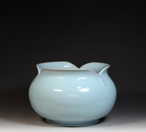 Early high-end Meng Yusong coal burning hand-pulled blank Ru porcelain lily wash