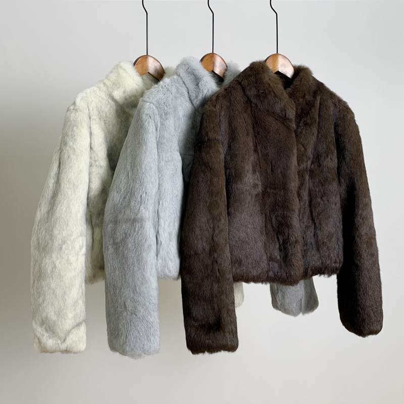 Atmospheric Two-Tone Full Leather Rabbit Fur Coat for Women, Short Style with Stand Collar, Lazy Style, Fur and Leather Integrated, Fashionable and Versatile