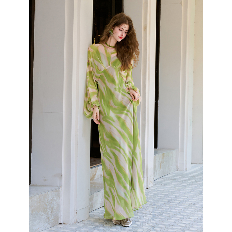 Reve Rui Fu｜Urban Traveler/French-Style Gradient Print Curved High-Waisted Lantern Sleeve Vacation Dress