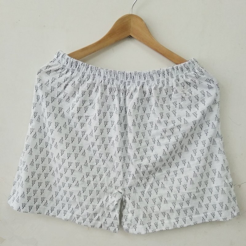 Phụ nữ trung niên và già bông quần boxer rộng kích thước lớn bà cao eo phẳng chân boxer quần short cũ - Giữa eo quần lót nữ thun lạnh cao cấp