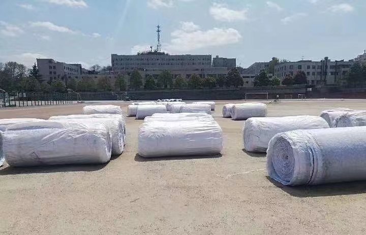 运动场免基础减震垫：马克菲尔相似白色基层垫，让你的运动更安全！-草地铺设及设备-淘宝好物网
