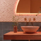 Натуральная камня мозаика рыбная кость борьба мраморная белая плитка для ванной